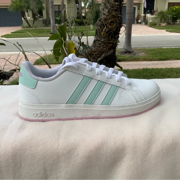 Adidas Women's White and Light Green Sneakers - Picture 3 of 13